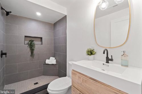 829 Decatur St, Washington DC  20017-3918 exterior