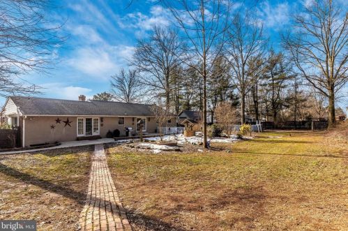 265 Old State Rd, Limerick PA 19468-3214 exterior