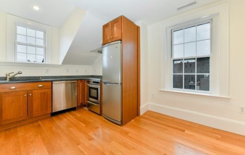 48 Mount Vernon St, Boston MA  02132-2810 exterior