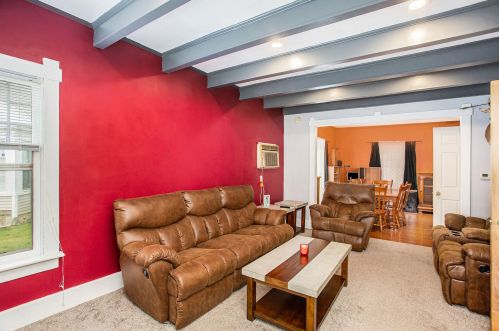 303 Hambrook St, Belding, MI 48809-1543