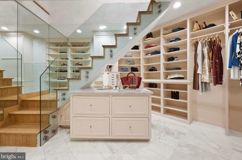 11705 Centurion Way, Rockville MD 20854-6419 exterior