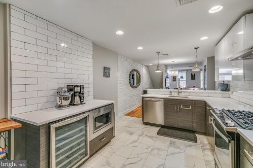 1223 Ellsworth St, Philadelphia PA 19146-2812 exterior