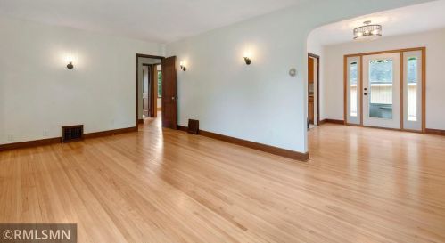 5089 Main St, Maple Plain MN 55359-9430 exterior