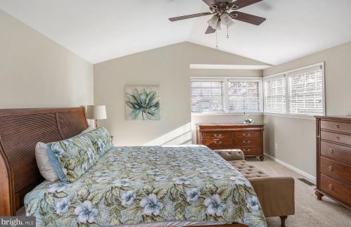 7513 Cross Gate Ln, Alexandria VA 22315-4619 exterior