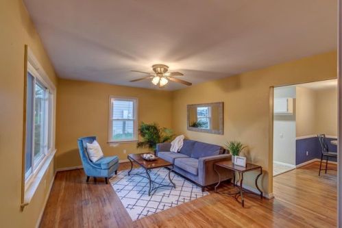 422 Saint Anthony Dr, Lexington KY  40505-2220 exterior