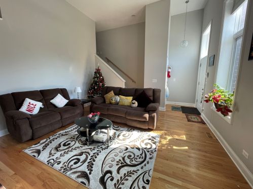 1748 38th St, Chicago, IL 60609-2125