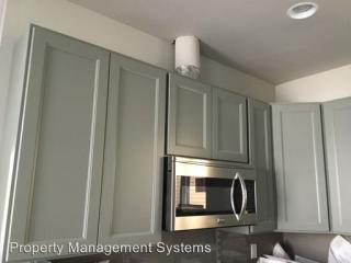 8213 9th Ave, Portland OR  97202-6533 exterior