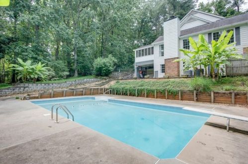 4006 Howell Fry Rd, Duluth GA 30096-3125 exterior