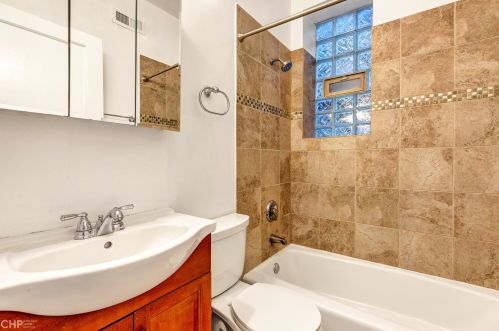 1316 Diversey Pkwy, Chicago IL 60614-1125 exterior