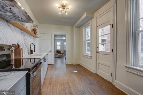 527 Howard Ave, Lancaster PA  17602-4421 exterior