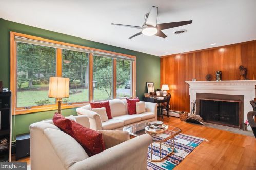 13110 Cleveland Dr, Rockville MD 20850-3723 exterior