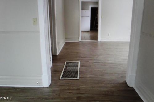 235 Southern Ave, Meskegon MI 49441-2436 exterior