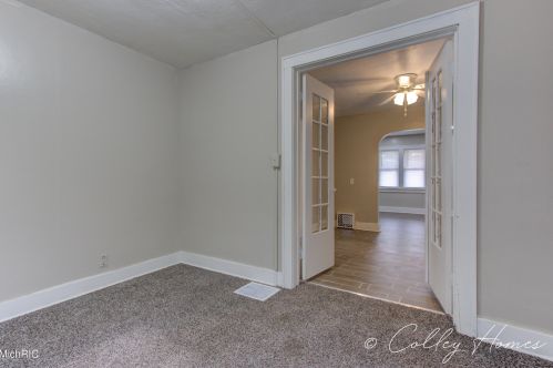 1443 Alamo Ave, Kalamazoo MI  49006-2215 exterior