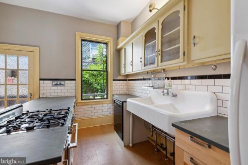 1406 9 St, Philadelphia PA 19148-4529 exterior