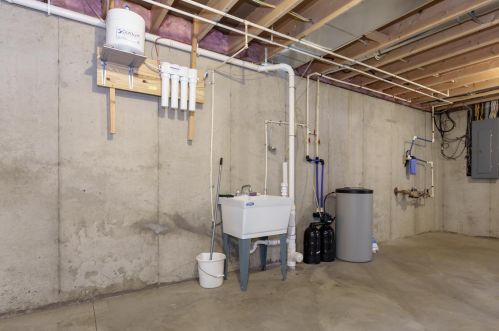 5881 Coddington Ln, Kalamazoo MI 49009-1791 exterior