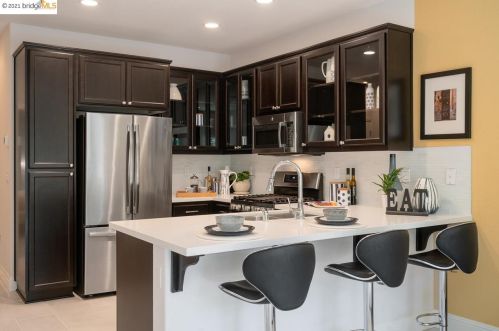 1250 Detroit Ave, Concord, CA 94520-3619