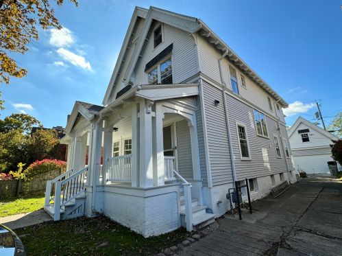 3225 Hackett Ave, Milwaukee WI 53211-3140 exterior