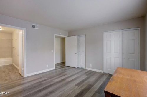 553 E St, Oxnard CA 93030-6983 exterior