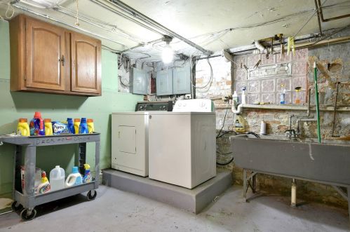 3854 Claremont Ave, Chicago IL 60618-3820 exterior