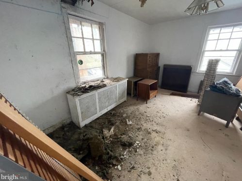 9 Cadwalader Dr, Trenton NJ 08618-0033 exterior