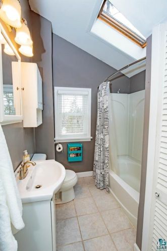 17 Mankato St, Duluth MN 55803-1842 exterior