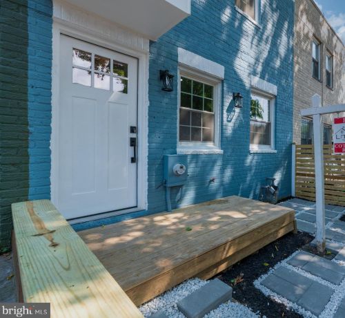 1233 16th St, Washington DC  20002-2501 exterior