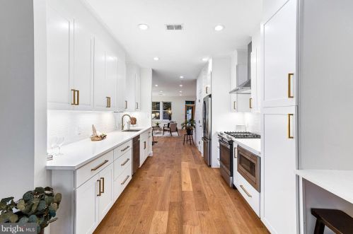 302 Rhode Is Ave, Washington DC 20001-1827 exterior