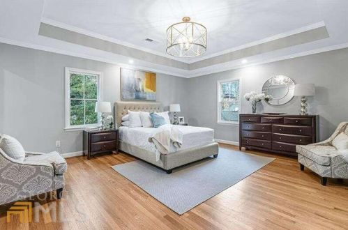 6160 Heards Creek Dr, Atlanta GA  30328-3635 exterior