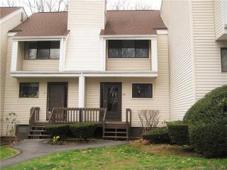 40 Spice Hill Dr, Wallingford CT  06492-4334 exterior