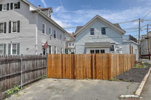 252 Admiral St, Providence RI 02908-1350 exterior