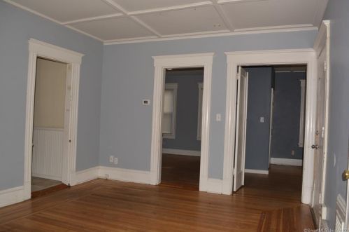 356 Chestnut St, New Britain CT 06051-2307 exterior