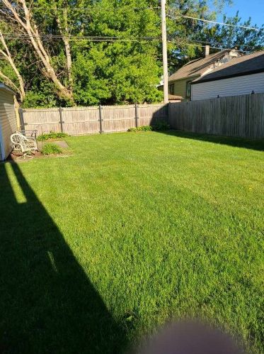 9326 Luella Ave, Chicago IL 60649-4108 exterior