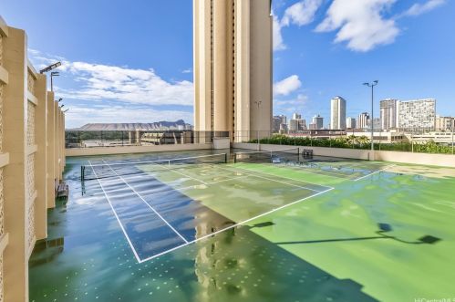 2499 Kapiolani Blvd, Honolulu HI  96826-5310 exterior