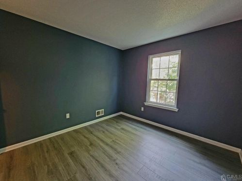 41 Dartmouth Way, New Brunswick NJ 08902-4289 exterior