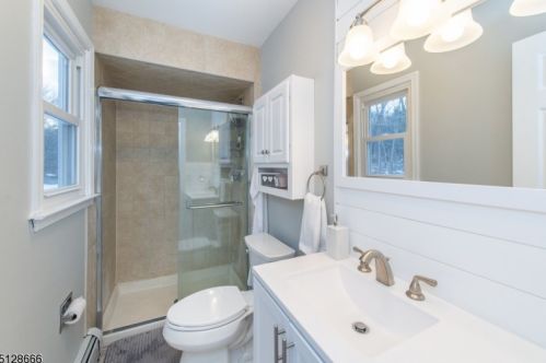 30 Stratfordshire Dr, Wantage NJ  07461-4223 exterior