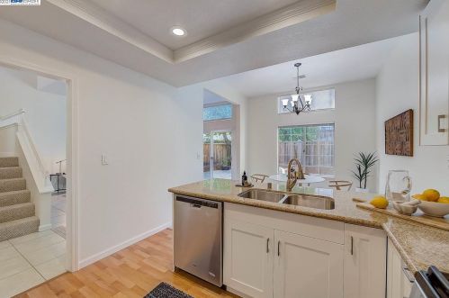 1036 Pinehurst Ct, Concord CA 94521-4532 exterior