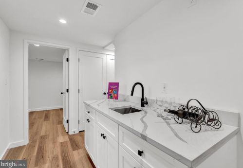 5112 Southern Ave, Washington DC 20019-5848 exterior