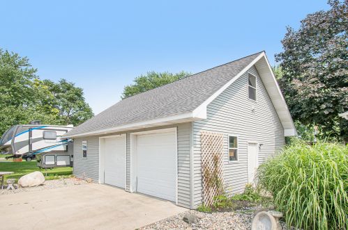 52268 Silver St, Three Rivers, MI 49093-8609