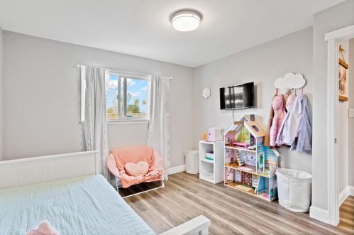 431 Lewis St, Turlock CA  95380-5828 exterior