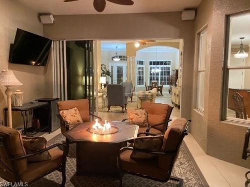 8977 Mustang Is Cir, Naples FL 34113-1644 exterior