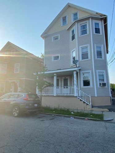 189 Colfax St, Providence, RI 02905-1851