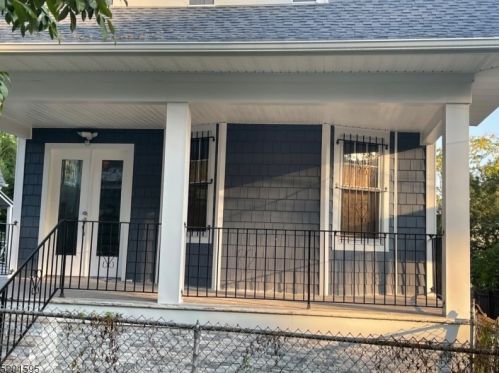 28 Durand Pl, Irvington NJ  07111-1805 exterior