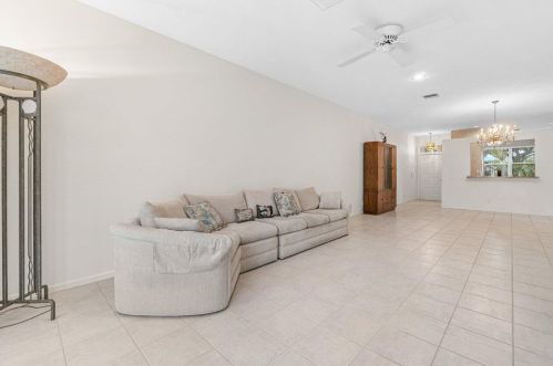 9627 Cres Vw Dr, Boynton Beach FL 33437-5929 exterior