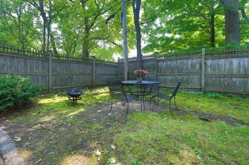 340 Lake Ave, Newton MA 02461-1253 exterior