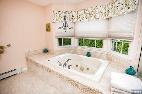 218 Manhattan Ter, Dumont NJ  07628-2234 exterior