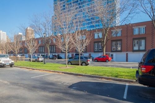 1427 Plymouth Ct, Chicago IL 60605-2862 exterior