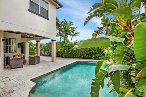 4061 Artesa Dr, Boynton Beach FL 33436-2628 exterior