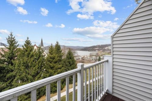 227 Northview Ct, Peekskill, NY 10566-4440