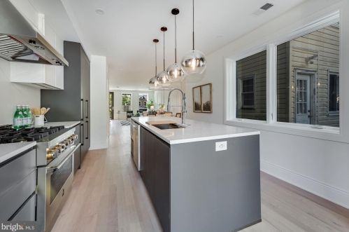 835 Longfellow St, Washington DC  20011-8205 exterior