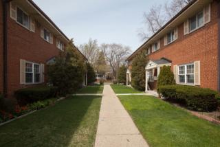 1405 Touhy Ave, Chicago IL  60626-1994 exterior